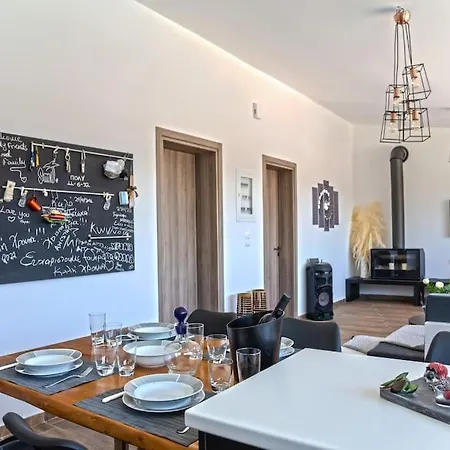 Thermis Luxury Villa, Βίλα Λουτράκι