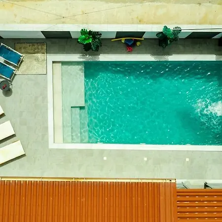 Thermis Luxury Villa, Βίλα Λουτράκι