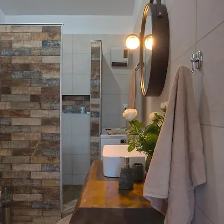 Thermis Luxury Villa, Βίλα Λουτράκι