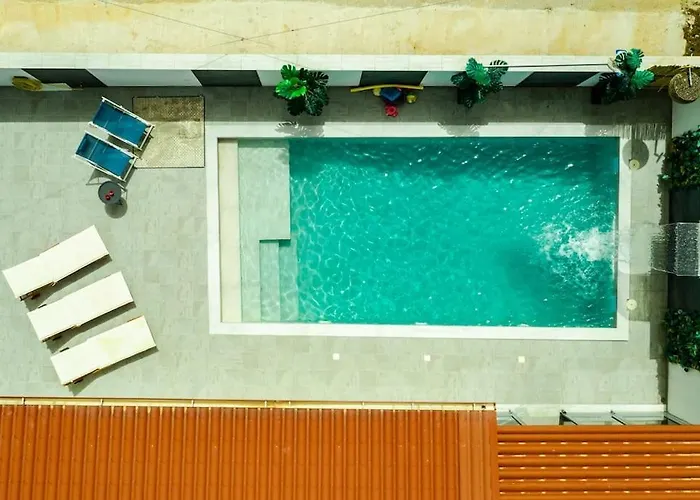 Thermis Luxury Villa, Βίλα Λουτράκι